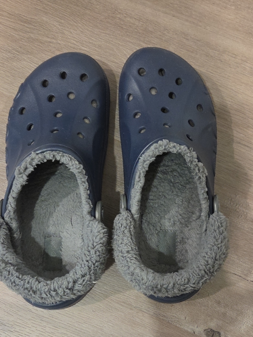 CROCS Men's Navy Blue Lined Clogs with Gray Fleece
